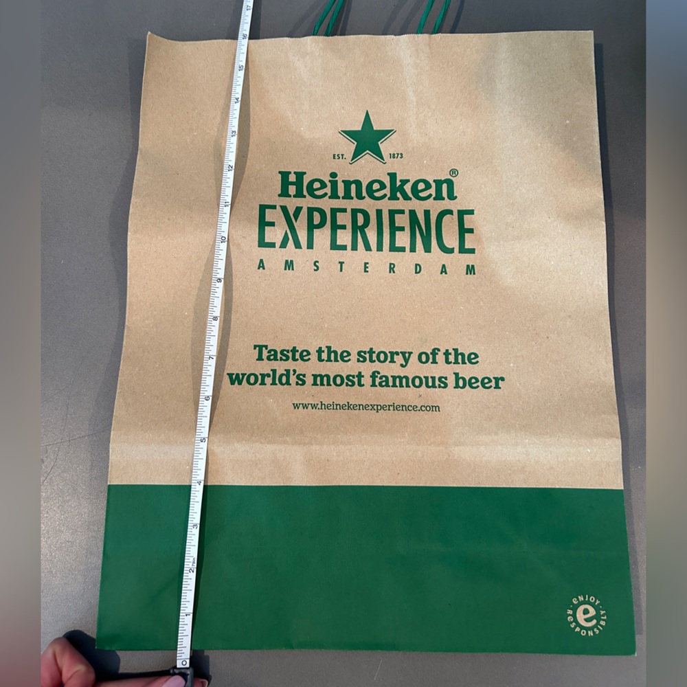 Heineken
EXPERIENCE
AMSTERDAM gift bag 12 x 17